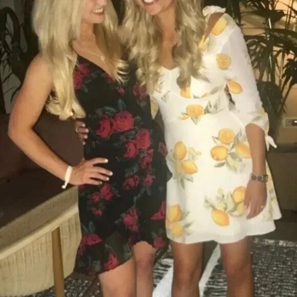 Lovers + Friends Gigi Wrap Dress Black Red Floral S - Picture 7 of 8